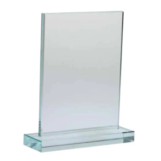Klasyczna, prostokątna statuetka szklana GS190E o grubości 10 mm na stabilnej podstawie, dostępna w trzech wysokościach: 170 mm, 190 mm i 210 mm.