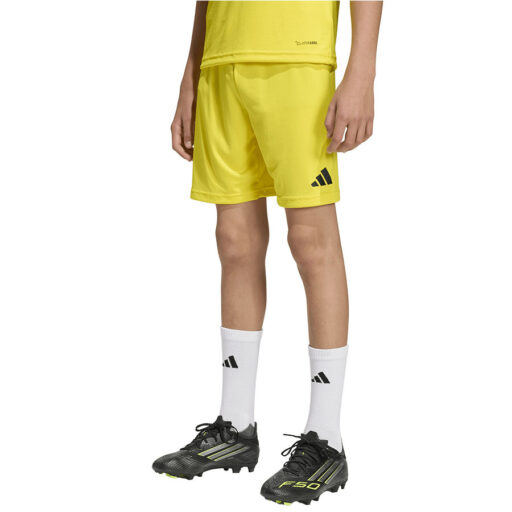 Żółte spodenki dla dzieci marki adidas